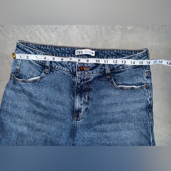 Zara Women's Blue Flare Jeans - Picture 6 of 9